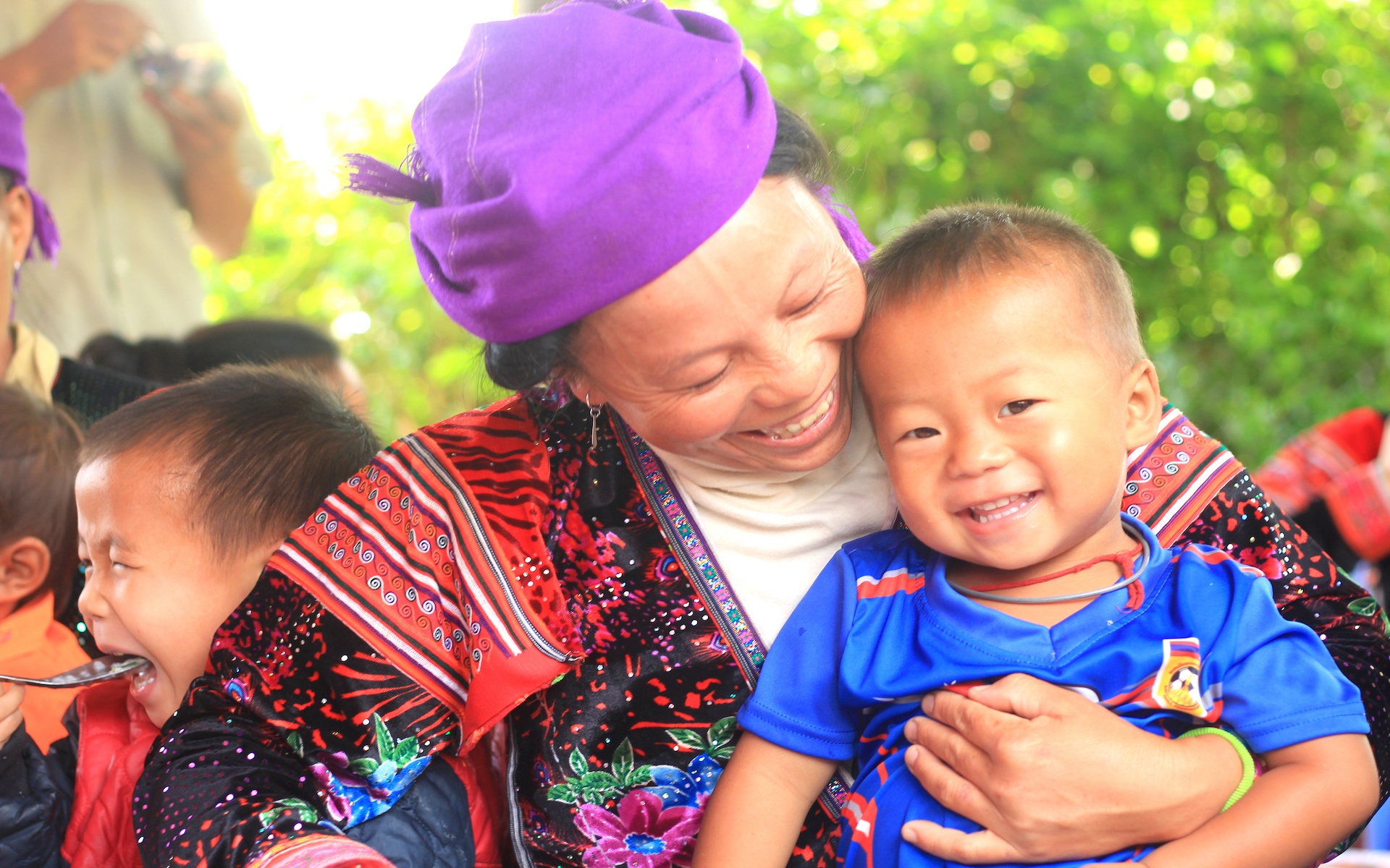 Sao nhiều ruồi thế?