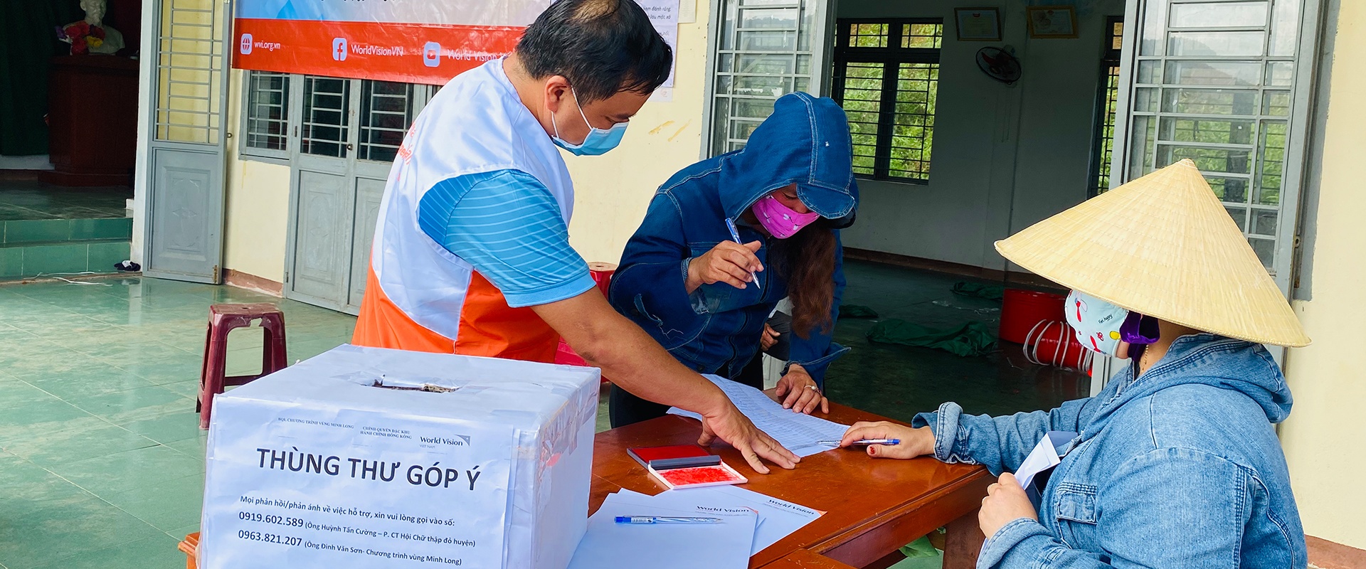 Hỗ trợ tiền mặt khôi phục cuộc sống sau bão