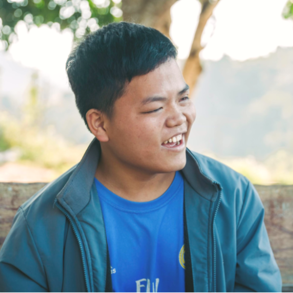 “Tên của em là ‘Thắng,’ như vậy là em đã thắng rồi…”